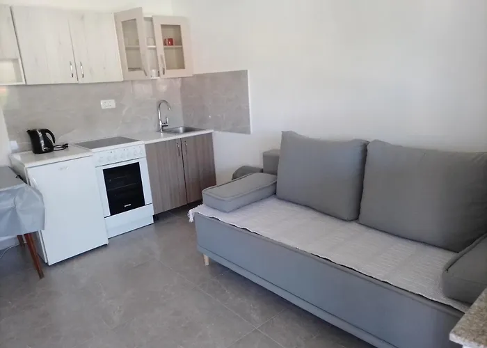 Mandi Jamine 21 Apartman Visoko Prizemlje