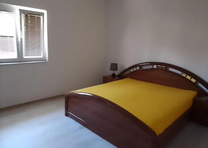 Mandi Jamine 21 Apartman Visoko Prizemlje